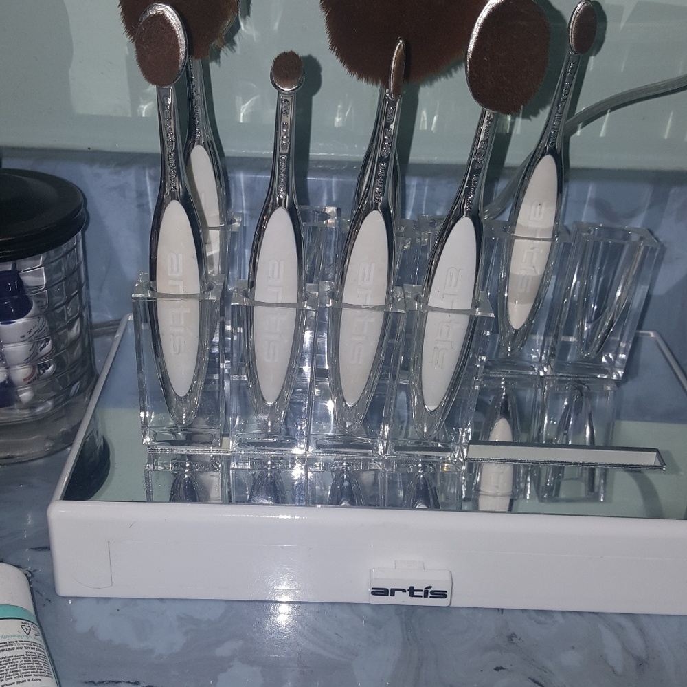 Artis Elite Collection Compact Brush Holder